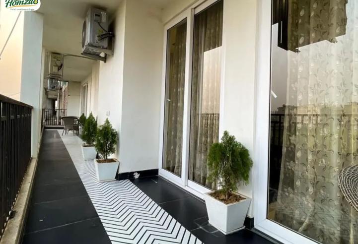 The Suman Marvelous VIP Road Zirakpur: Luxury 3 BHK High-Rise Apartments | Best Real Estate Projects in Zirakpur – lobby