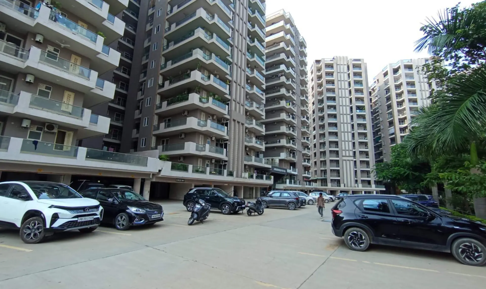 Trishla City Nabha Zirakpur | Luxury 2BHK, 3BHK & 4BHK High-Rise Apartments in Zirakpur Residential Projects – clubhouse